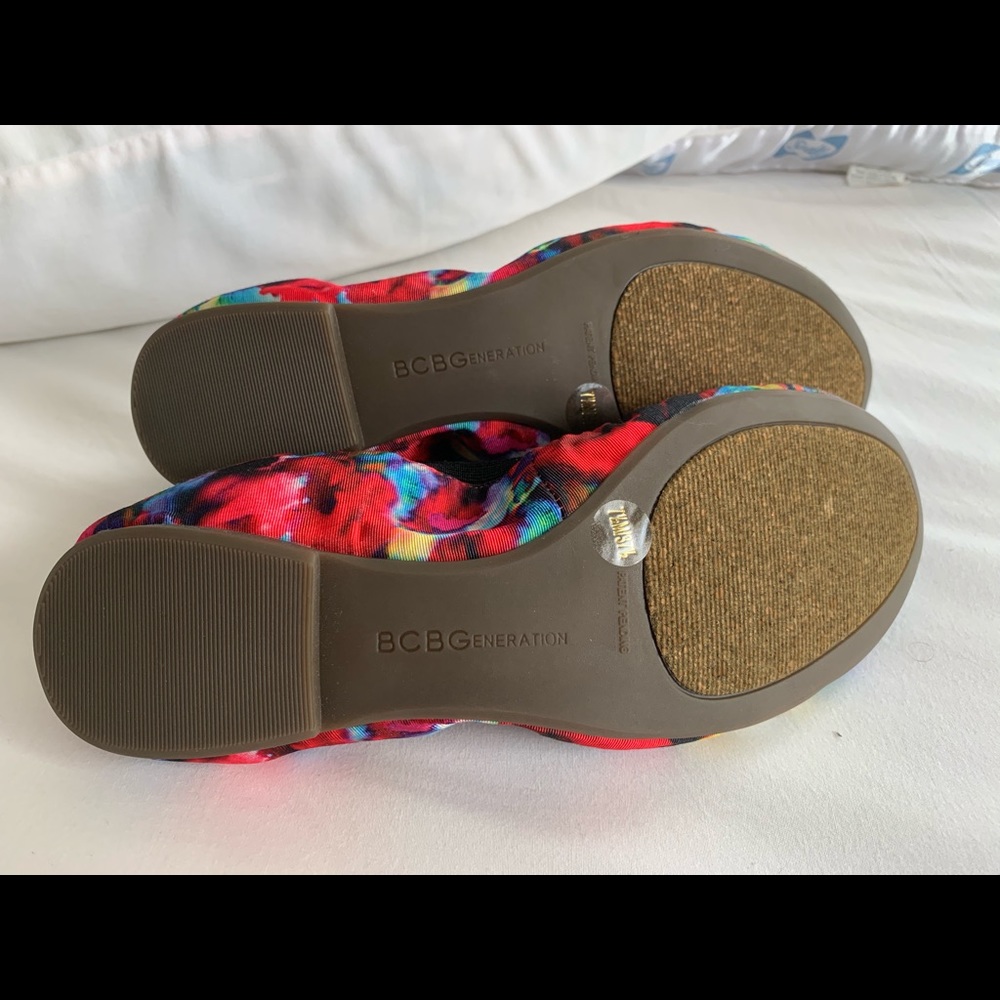 Shoes - Picture 2 of 6